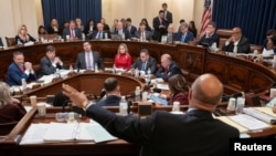 Komite Keamanan Dalam Negeri DPR memberikan suara terkait pemakzulan terhadap Menteri Keamanan Dalam Negeri Alejandro Mayorkas di Capitol Hill, Washington, D.C., AS, 30 Januari 2024. (REUTERS/Nathan Howard)