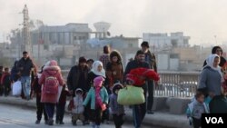 Kurdên Sûrî ki ji êrîşên Tirkîyê direvin 
