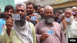  وزیر داخلۀ پاکستان یه تازگی گفته است که سر از تاریخ ۳۱ دسمبر سال جاری، شهروندان افغانستان نمی‌توانند بدون اجازه نامهٔ پولیس در اسلام‌آباد زندگی کنند.
