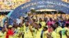 Les joueurs des Mamelodi Sundowns célèbrent leur titre de la Ligue africaine de football contre le Wydad, Pretoria, le 12 novembre 2023.