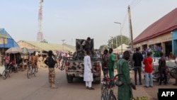 Anggota pasukan Nigeria melakukan penjagaan keamanan di kota Chibok, yang sering menjadi sasaran serangan kelompok Boko Haram (foto: ilustrasi). 