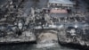 Rumah dan bangunan yang terletak di tepi pantai tampak terbakar habis setelah bencana kebakaran hutan di Maui barat, Hawaii. (Foto: AFP)