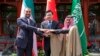  چین نے ایران اور سعودی عرب کے تعلقات کی بحالی میں کلیدی کردار ادا کیا ہے۔ایران کے وزیر خارجہ حسین امیرعبداللہیان، اپنے سعودی ہم منصب شہزادہ فیصل بن فرحان السعود، اور چینی ہم منصب کن گینگ کے ساتھ 6 اپریل، 2023 کو بیجنگ میں ۔فائل فوٹو