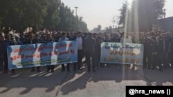 پنجمین روز اعتصاب شماری از کارگران کارخانه گروه ملی فولاد ایران در اهواز (چهارشنبه ۶ دی ۱۴۰۲)
