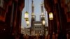 Jemaah haji berkumpul di Masjidil Haram di Makkah pada 9 Juni 2024, menjelang pelaksanaan ibadah haji pada tahun ini. (Foto: Reuters/Mohammed Torokman)