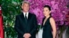 Sean Penn ak Ann Lee rive nan dine d Eta Prezidan Joe Biden ak Madanm ni Jill Biden oganize nan lone Prezidan Kenya William Ruto ak madanm ni Rachel Ruto, 23 Me, 2024.