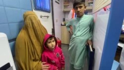 د افغان کډوالو په موقتي کمپ کې د اسانتياوو نشتوالی
