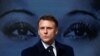 Presiden Prancis Emmanuel Macron berbicara dalam upacara peresmian hak aborsi ke dalam konstitusi Prancis dalam rangka Hari Perempuan Internasional di Paris, pada 8 Maret 2024. (Foto: Reuters/Gonzalo Fuentes)