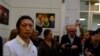 在曼彻斯特被打伤的示威者Bob Chan (美国之音/郑乐捷)