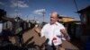 Sen. Chris Coons, vari kuKibera, Kenya