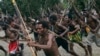 Suku Dani di Desa Kwaki Lama di Timika, Papua, sebagai ilustrasi. adan Registrasi Wilayah Adat (BRWA) mengatakan terdapat 20,7 juta hektare wilayah adat di Tanah Air yang telah terdaftar. (Foto: Reuters/Muhammad Yamin)