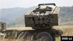 За допомогою наданих американцями системам HIMARS Київ проводив підготовчий етап для контрнаступу на Херсон – знищував мости через Дніпро, склади, командні пункти та аеродроми, які противник використовував для постачання свого війська.