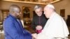 Papa Yasavye Amatohoza ku Bagandaguye Musenyeri Courtney mu Burundi