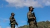 Anggota pasukan militer Filipina tampak berjaga dalam latihan gabungan militer antara AS dan Filipina di Capas, Provinsi Tarlac, pada 31 Maret 2022. (Foto: AFP/Jam Sta Rosa)