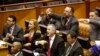 Les députés de l'opposition radicale sud-africains expulsés de force du Parlement