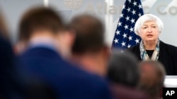 Menteri Keuangan AS Janet Yellen berbicara kepada Dewan Atlantik di Washington, pada 13 April 2022. (Foto: AP/Jacquelyn Martin)