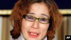 Ibunda Kenji Goto memohon pembebasan putranya.