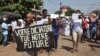 ARCHIES - Des manifestants en Guinée.
