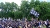 上千民众2022年6月12日在英国伦敦出席香港反送中运动“612抗议”三周年纪念活动。（美国之音记者郑乐捷）