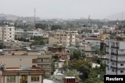 Suasana kota Kabul pasca tewasnya pemimpin Al Qaeda Ayman al-Zawahiri dalam serangan AS akhir pekan lalu, di daerah Sherpoor, di Kabul, Afghanistan, 2 Agustus 2022. (REUTERS/Ali Khara)
