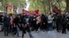 Manifestants lors d'une marche de la Bastille à Place de la Nation, à Paris, en France, le 1er mai 2022. 