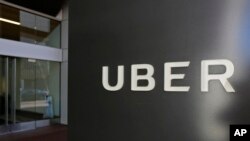 Pemandangan luar kantor pusat Uber di San Francisco, 1 Maret 2017. 