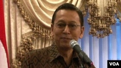 Wapres Boediono saat melakukan temu wicara dengan masyarakat Indonesia di Washington, 11 April 2010.