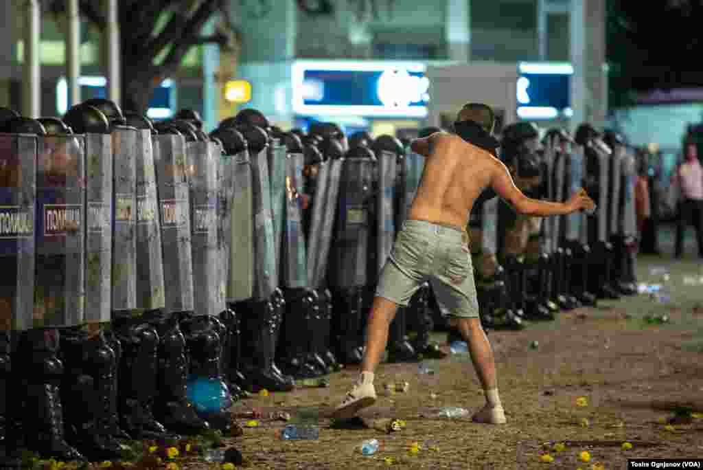 Rally in Skopje against the French proposal for EU negotiation