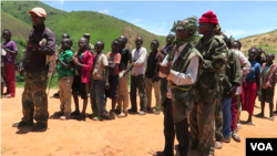 Wanamgambo katika jimbo la Kivu Kusini, nchini DRC (VOA/Charly Kasereka)