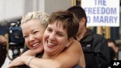 Court Overturns California Gay Marriage Ban