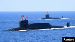 Kapal selam milik China saat latihan militer di Laut China Selatan, 12 April 2018. (Foto: dok). 