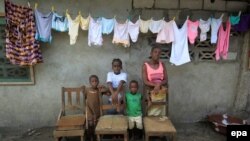 Une famille touchée par le virus Ebola.