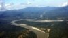 ဧရာဝတီမြစ်ဖြတ်သန်းစီးဆင်းနေတဲ့ပုံ။