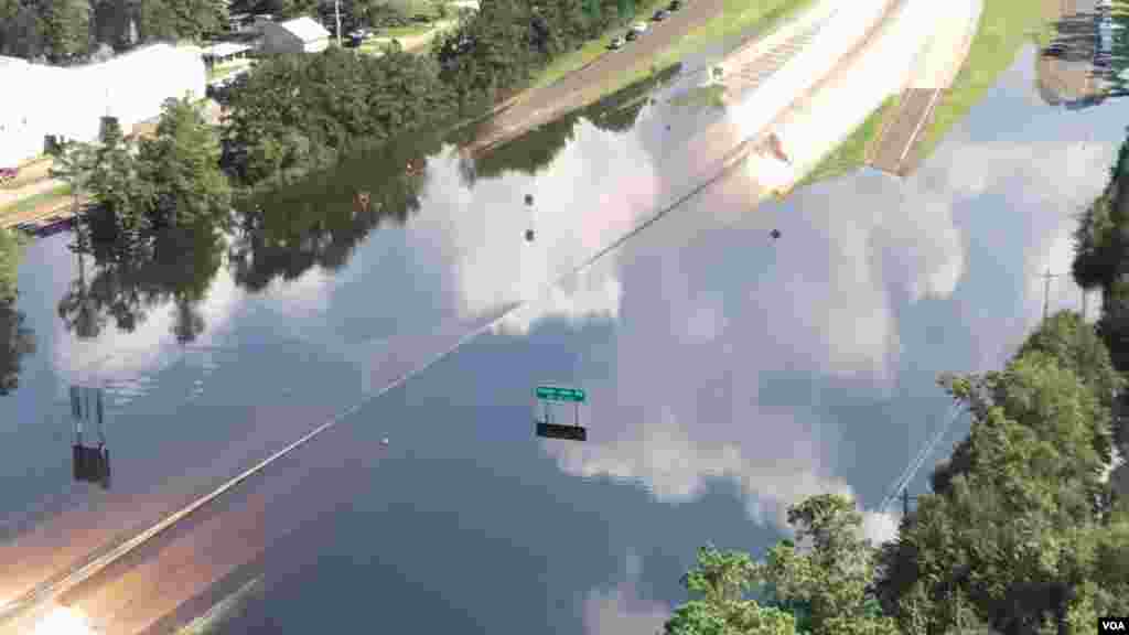 Photography by VOA's Celia Mendoza. Helicopter flight - courtesy Texas Army National Guard.