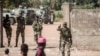 Des troupes sénégalaises bivouaquent à la frontière de la Gambie en attendant les ordres