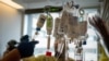 Sebuah ruangan tempat pasien dirawat karena COVID-19 di Ochsner Medical Center di Jefferson Parish, Louisiana, AS, 10 Agustus 2021. (Foto: Reuters)