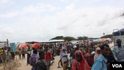 Kamp pengungsi Badbaado di ibukota Somalia, Mogadishu. Bencana kelaparan yang melanda beberapa negara di Afrika menyebabkan banyak pihak mengalirkan bantuan, termasuk FIFA.