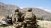 Soldats américains à un checkpoint de l'armée afghane, province de Wardak, Afghanistan, le 6 juin 2019.