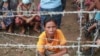 နိုင်ငံရေးလှုပ်ရှားမှုကြောင့် ထိန်းသိမ်းခံထားရတဲ့မိသားစုဝင်တွေ ပြန်လွတ်မလား ထောင်ရှေ့မှာ လာစောင့်နေတဲ့ မိသားစုဝင်များ။ (ယခင် ပုံဟောင်း)