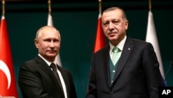 Vladimir Poutine et Recep Tayyip Erdogan a Ankara, Turquie, le 11 decembre 2017 