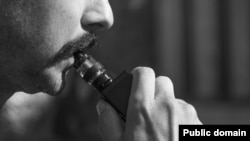 vaping e-cigarette