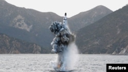 북한은 지난 24일 김정은 국방위원회 제1위원장이 참관한 가운데 잠수함발사 탄도미사일(SLBM) 수중시험발사을 실시했다고 조선중앙통신이 보도했다.