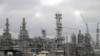 En pleine récession économique, le Nigeria poursuit les grands groupes pétroliers en justice