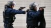 France : la police parisienne équipée de fusils d'assaut, une première