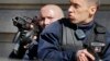 Un homme fonce en voiture sur des passants en France