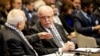 Menteri Luar Negeri Otoritas Palestina Riyad al-Maliki menyimak penjelasan seorang koleganya dalam sidang di Mahkamah Internasional (ICJ) mengenai pendudukan Israel di wilayah-wilayah Palestina, di Den Haag, 19 Februari 2024. (Foto: Robin van Lonkhuijsen/ANP/AFP/Netherlands Out) 