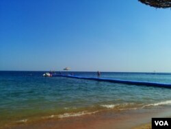 The pristine waters of the Red Sea have lost visitors from Europe to the past three years of upheaval in Egypt, Sharm el-Sheik, Nov. 21, 2014. (VOA / H. Murdock)