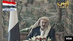 Setelah beberapa bulan menjalani perawatan di Saudi Arabia, Presiden Yaman Ali Abdullah Saleh kembali ke Sana'a (23/9).