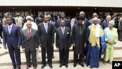 Heads of state and members of the Economic Community Of West African States (ECOWAS) pose for a photograph after attending the 39th ECOWAS Summit in Nigeria's capital Abuja March 23, 2011. (file photo)