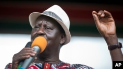 Raila Odinga s'adressant à ses partisans lors d'un meeting populaire, Uhuru Park, Nairobi, Kenya, le 25 octobre 2017.